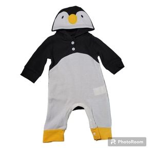 Penguin baby outfit (0-3) months